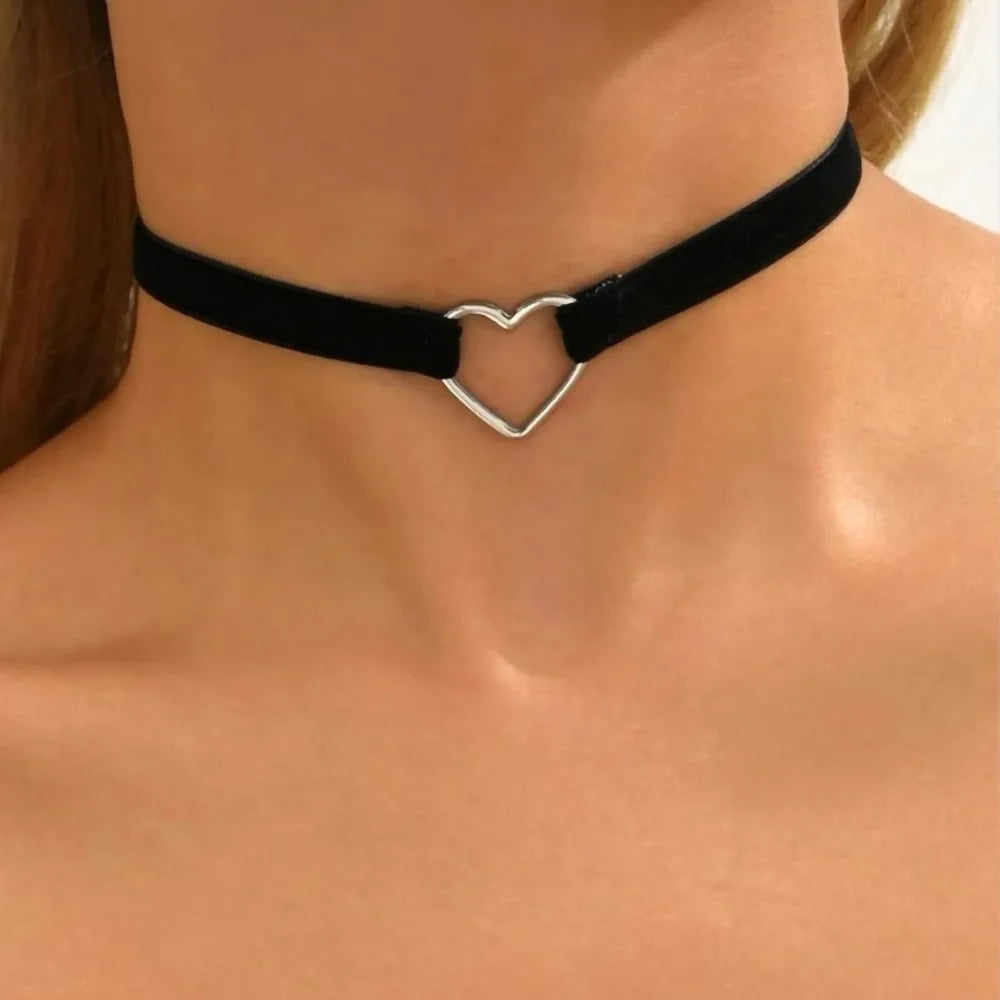 Adjustable Black Choker Necklace for Women Layered Velvet Leather Collar