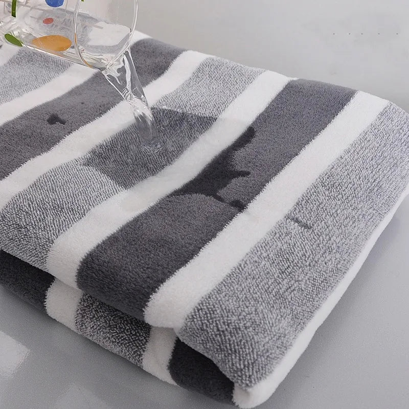Ultra Soft Water Absorbing Quick Dry Bath Towel for Families and Beaches