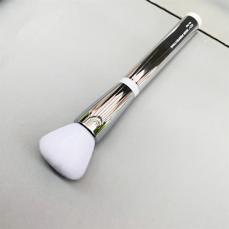 Luxury Skin-Smoothing Makeup Brush with Collagen Infused Hair - Pro-Quality Face Tool