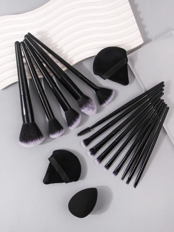 Professional Makeup Brush Set with Soft Detail, Blush, Foundation, Concealer & Eye Brushes