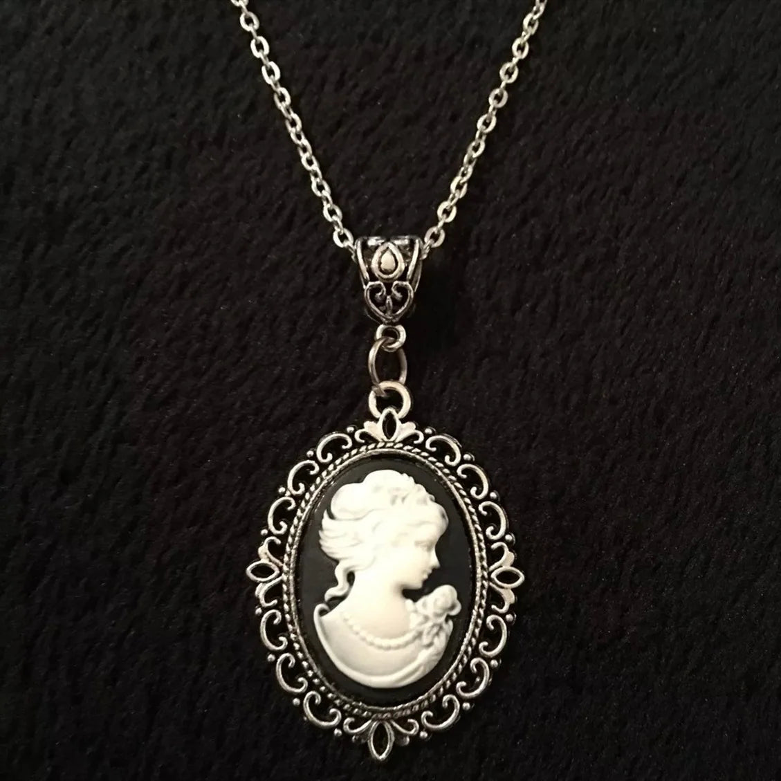 Black Oval Cameo Pendant Necklace for Women Gothic Jewelry 18-inch Chain