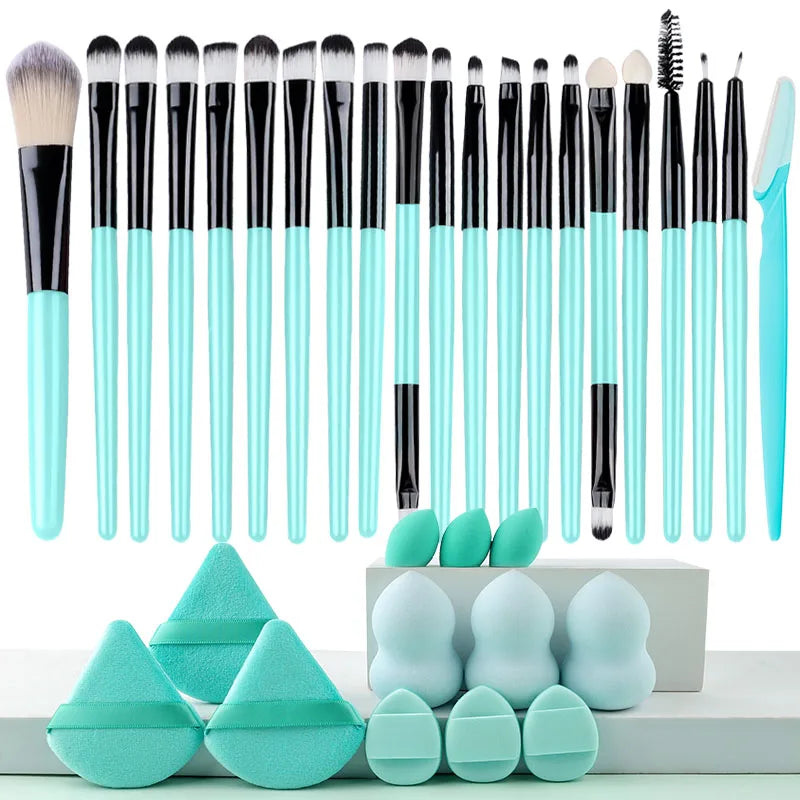 20-Piece Makeup Brush Set with Sponge Kit - Eyeshadow, Eyeliner, Foundation & Blush Brushes