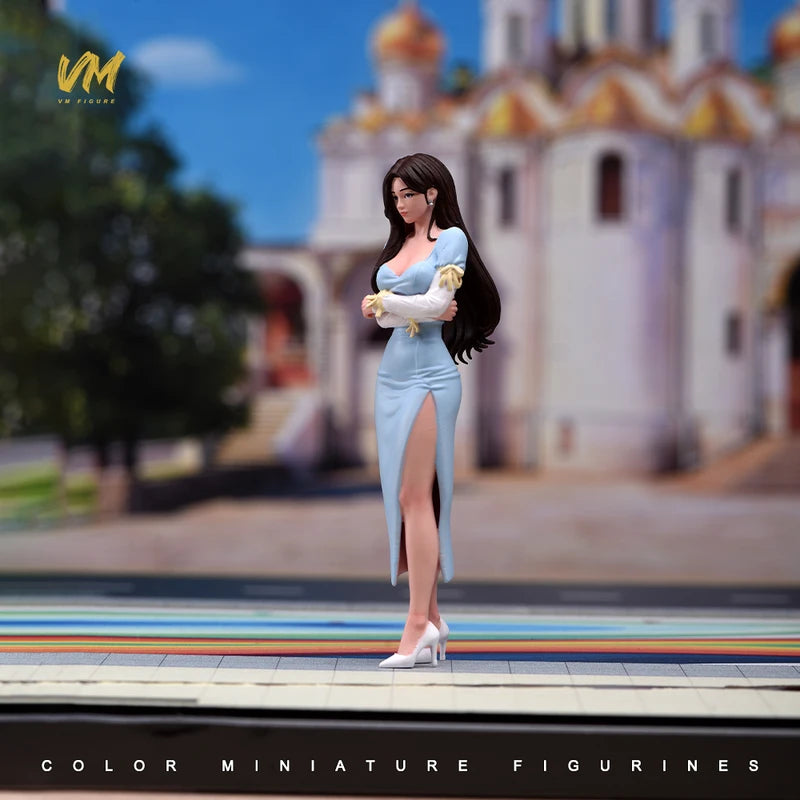Miniature Female Figure Model for Vehicle Decoration and Collectibles - 1/64 to 1/18 Scale