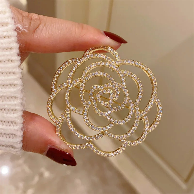 Elegant Lady Crystal Flower Brooch Pin High-End Jewelry Accessory