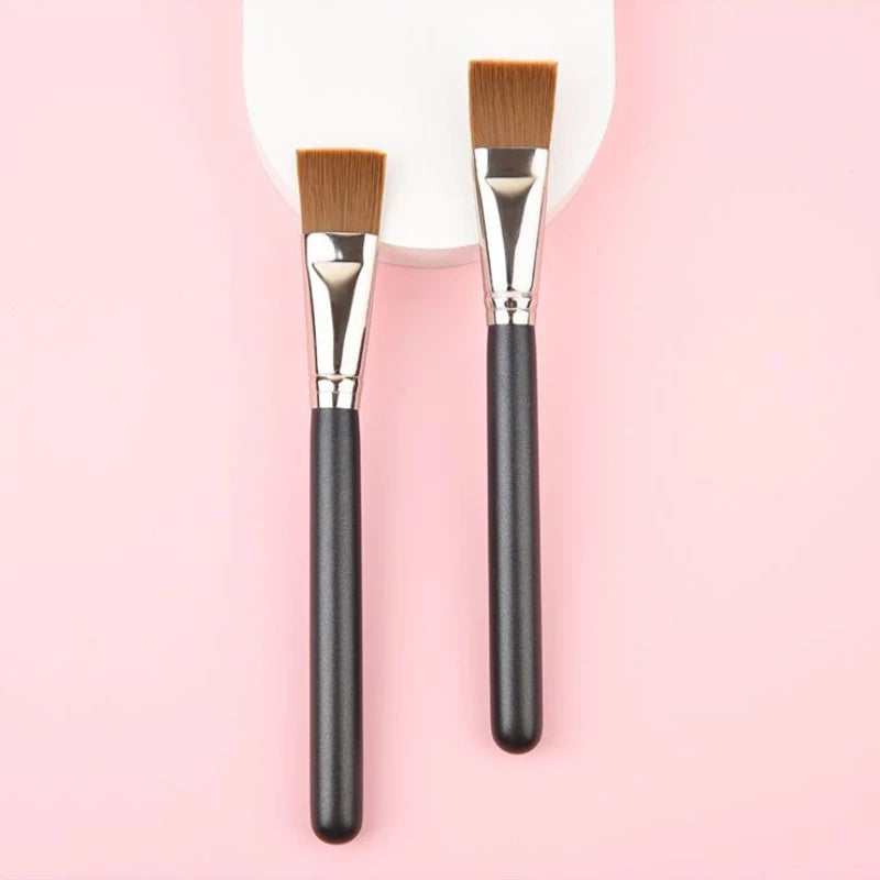 Professional Wooden Handle Foundation Brush for Makeup & Facial Masks - Soft Cosmetic Tool