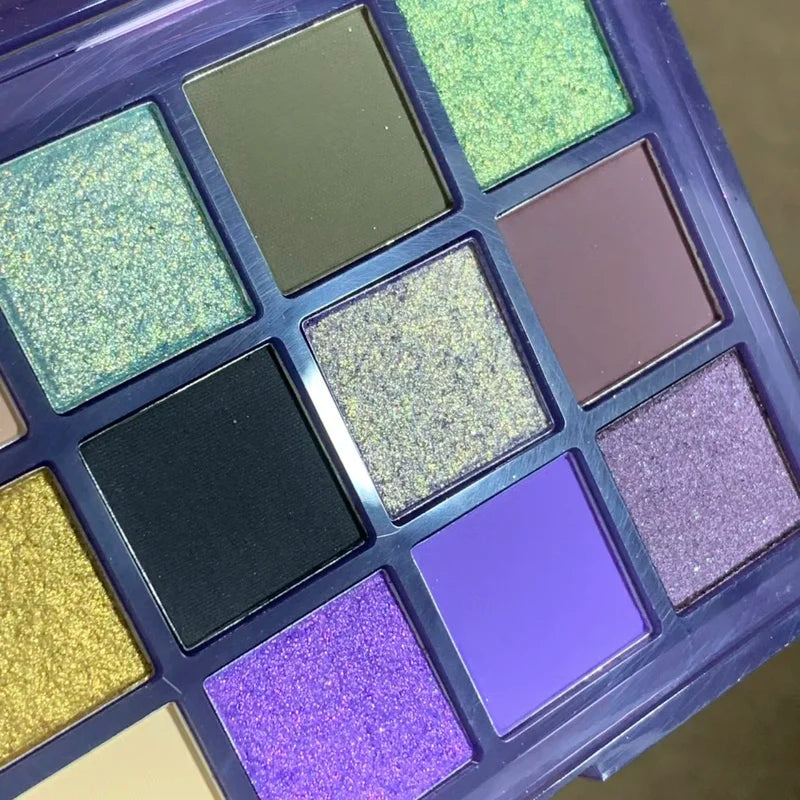15 Shades Eyeshadow Palette - Purple Chameleon Glitter Matte Eye Makeup