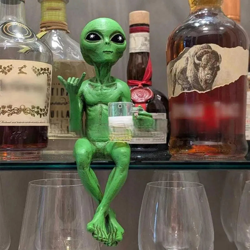 Funny Alien Beer Drinking Statue Resin Garden Decor Desktop Ornament