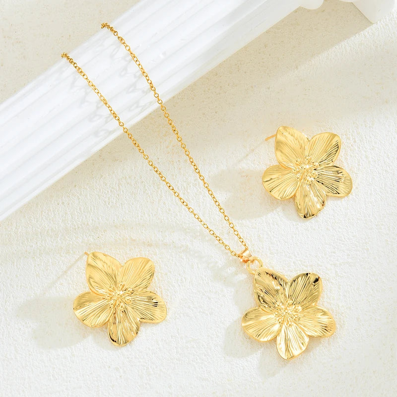 3-Piece Stainless Steel Jewelry Set with Vintage Flower Pendant and Earrings for Women