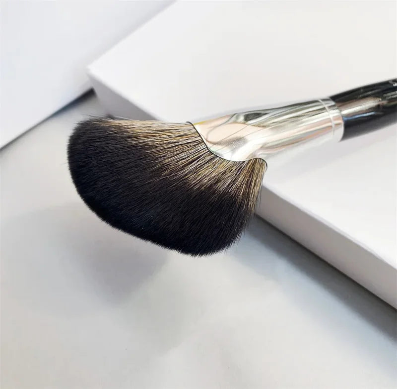 Pro Demi Fan Brush 72 Featherweight Soft Bristle Powder Makeup Brush