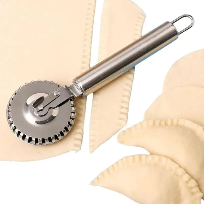Stainless Steel Ravioli Cutter & Sealer Wheel for Dough & Pastry Decoration
