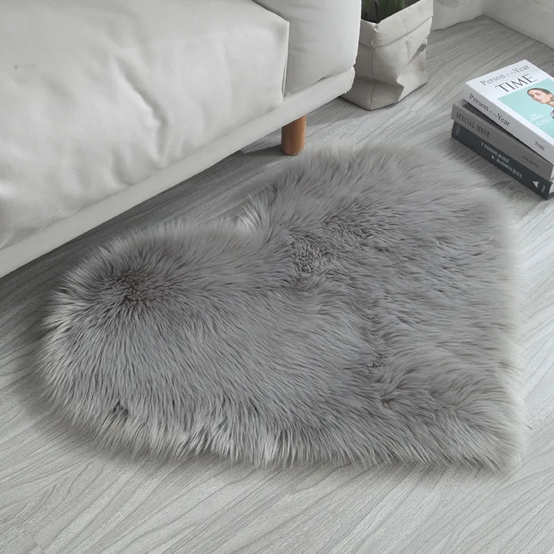 Small Heart Shaped Fluffy Faux Wool Rug for Living Room and Bedroom