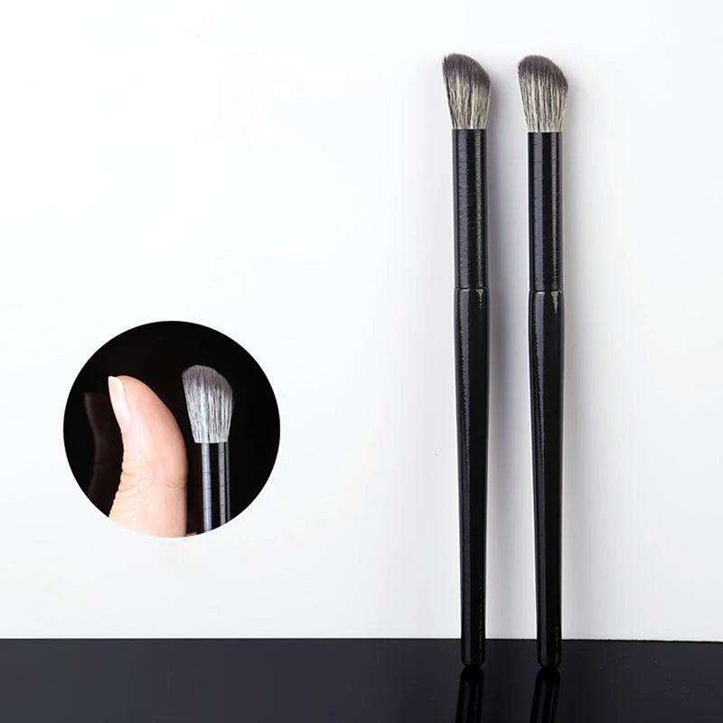 Angled Contour Makeup Brush for Nose & Eye Shadow - Cosmetic Tool