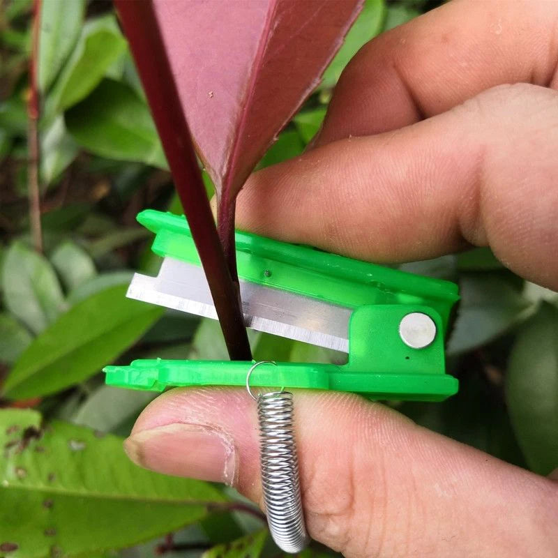 Multifunction Garden Fruit Picking Knife - Safety Pruner & Blade Tool
