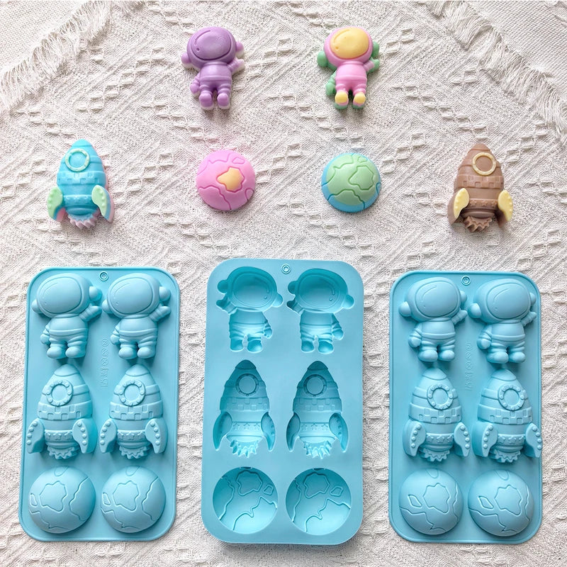 Creative Space Theme Silicone Cake Mold 6-Chamber 3D Astronaut Rocket Earth for Baking