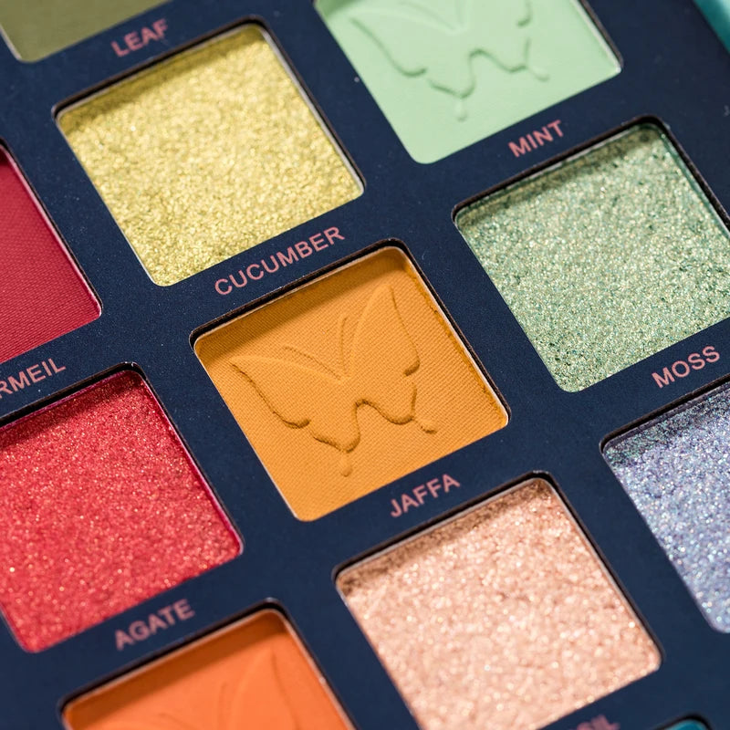 18 Color Eyeshadow Palette with Matte, Shimmer & Satin Finishes - Nude Makeup Set