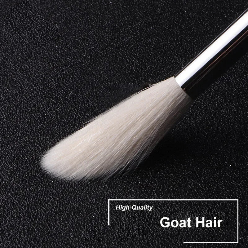 Large Pro Blending Makeup Brush for Powder Application - Soft Bristles