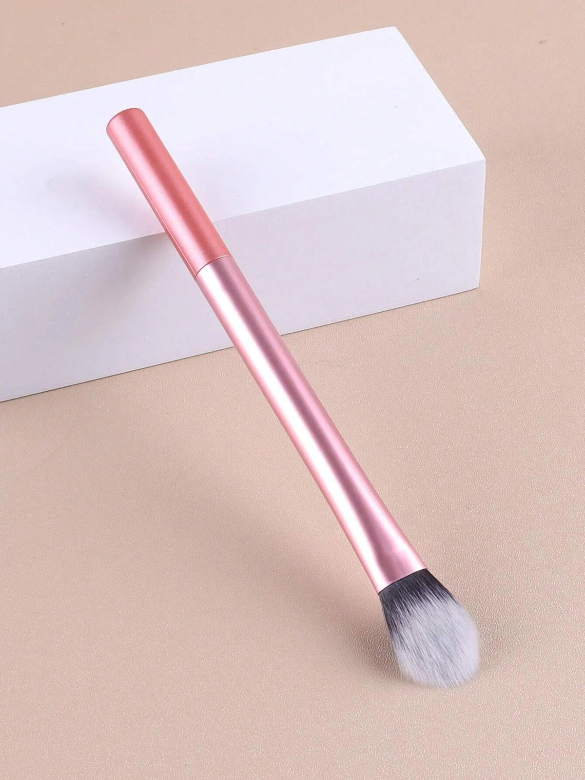 Portable Blush Brush - Cosmetic Makeup Brush for All Skin Types