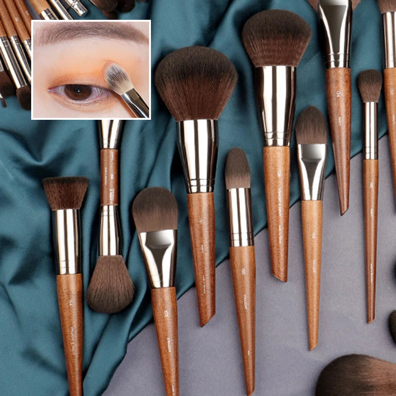 Professional Soft Makeup Brush Set for Foundation & Concealer - Wood Handle