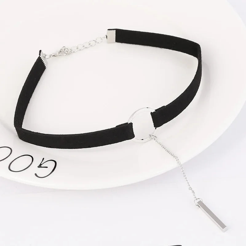 Dainty Velvet Choker Necklace for Women - Boho Circle Pendant Jewelry