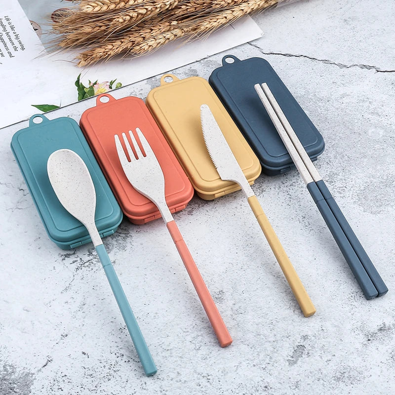 4-Piece Eco-Friendly Wheat Straw Travel Dinnerware Set with Detachable Cutlery