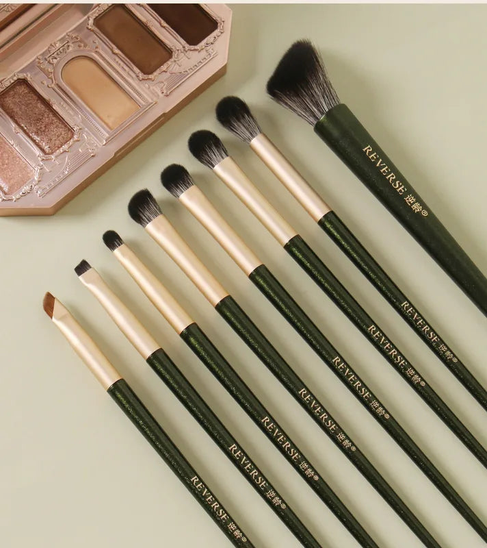 8Pcs Makeup Brush Set - Contouring Blending Eye Brushes for Face & Eyes