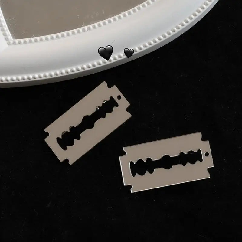 Simulated Acrylic Razor Blade Hair Clips - Punk Y2K Side Accessories for E-Girls & Streetwear