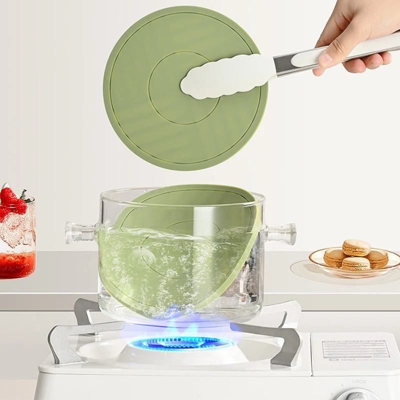 Silicone Heat Insulation Pad - Anti-Scalding Table Protector for Kitchen & Dining