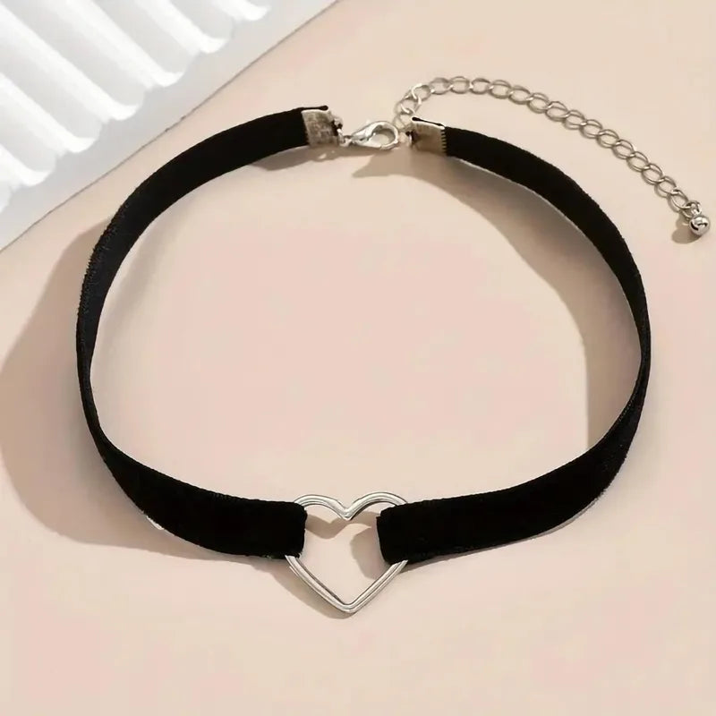 Adjustable Black Choker Necklace for Women Layered Velvet Leather Collar