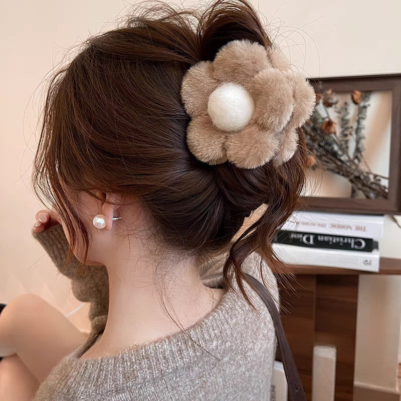Soft Plush Bow Hair Clip - Elegant Winter Hair Accessory for All Hairstyles