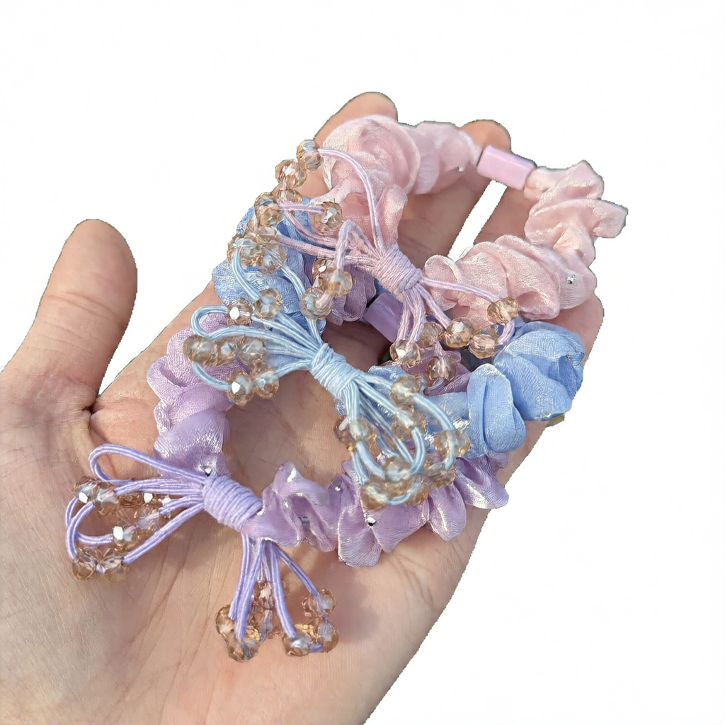 Hair conditioner with pearl hair decorations