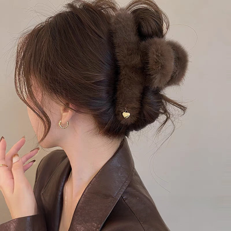 Soft Plush Bow Hair Clip - Elegant Winter Hair Accessory for All Hairstyles