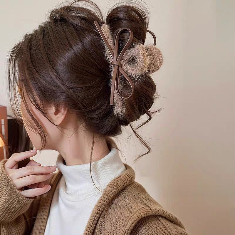 Soft Plush Bow Hair Clip - Elegant Winter Hair Accessory for All Hairstyles