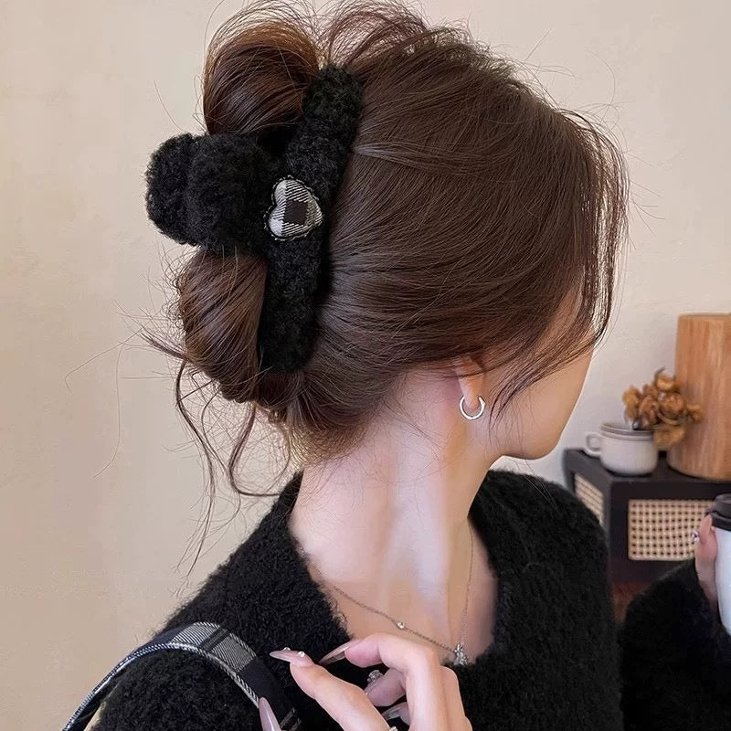 Soft Plush Bow Hair Clip - Elegant Winter Hair Accessory for All Hairstyles