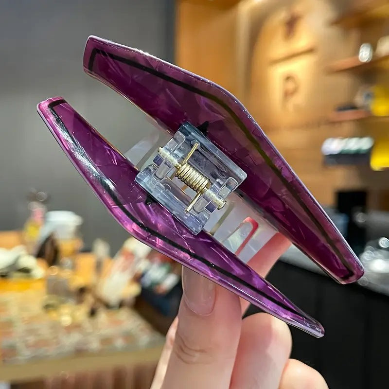 Mysterious coffin-shaped shark clip