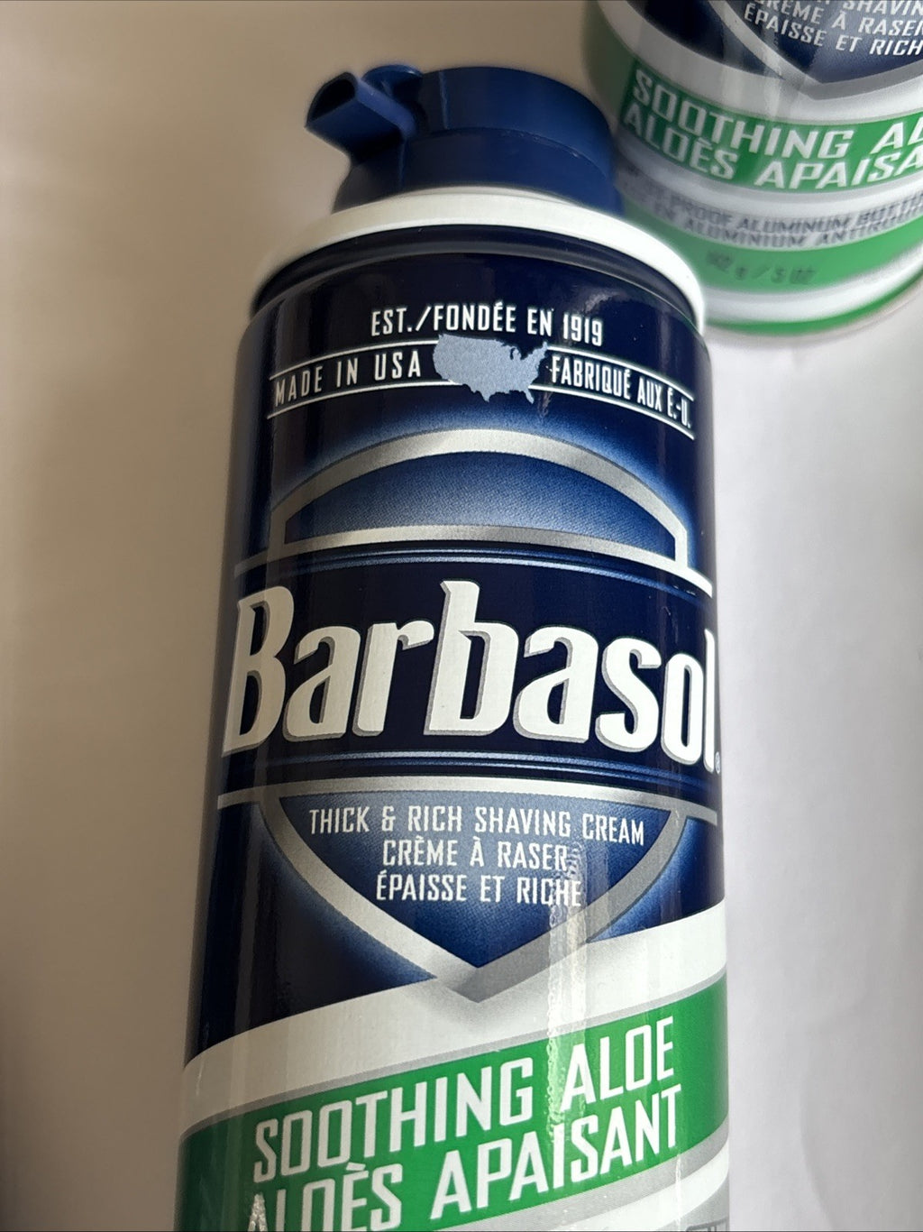 Barbasol Original Soothing Aloe Shaving Cream 5 Oz Pack of 2 with 8 Razors