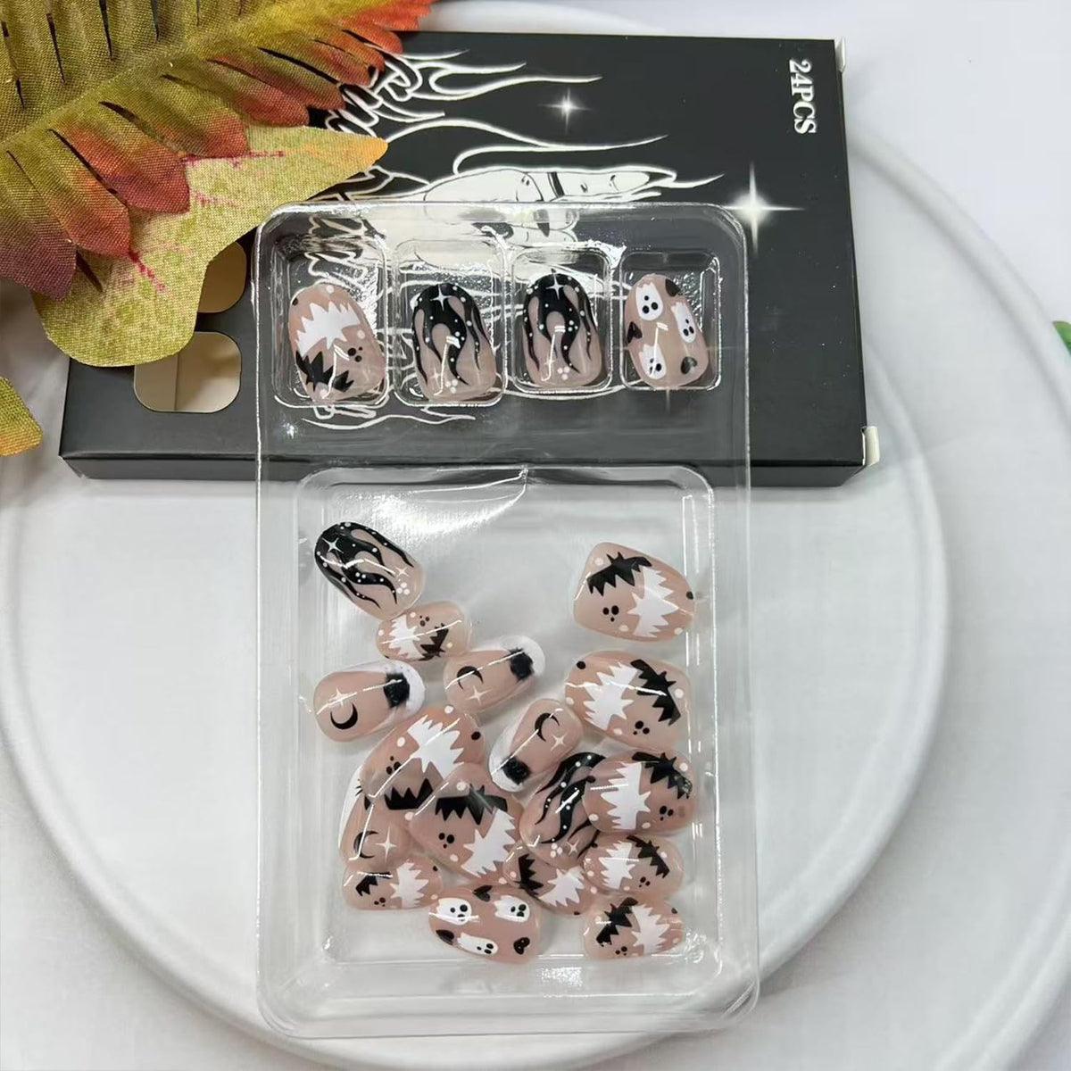 Halloween Short Oval Press On Nails with Ghost and Cat Designs - Reusable Fake Nails