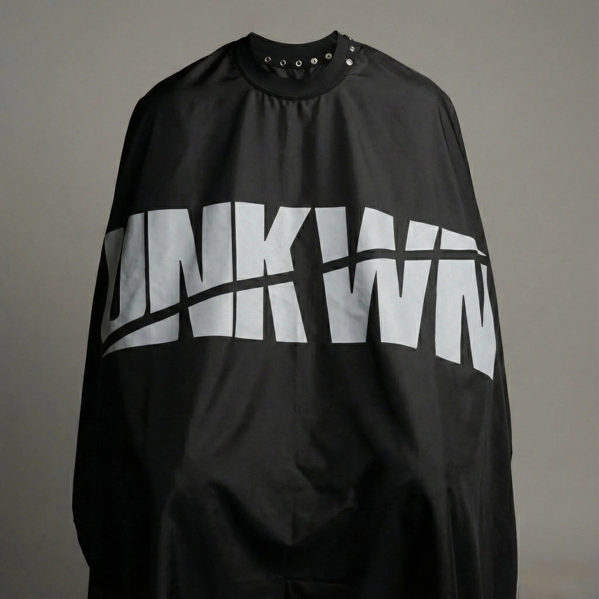 Lightweight Professional Barber Cape for Haircutting & Grooming