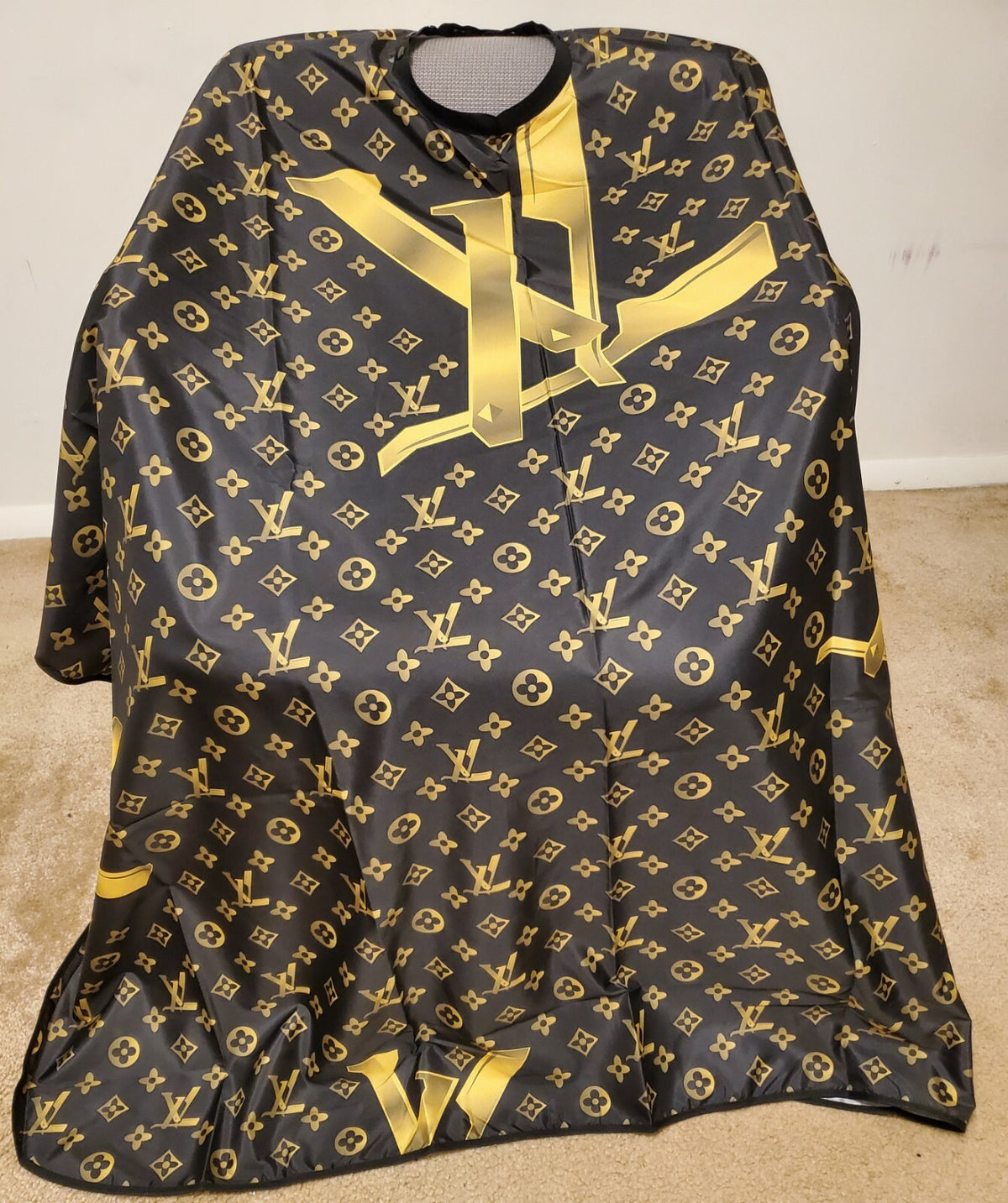 Barber Hair Cutting and Styling Cape Black and Gold Luxury Drape