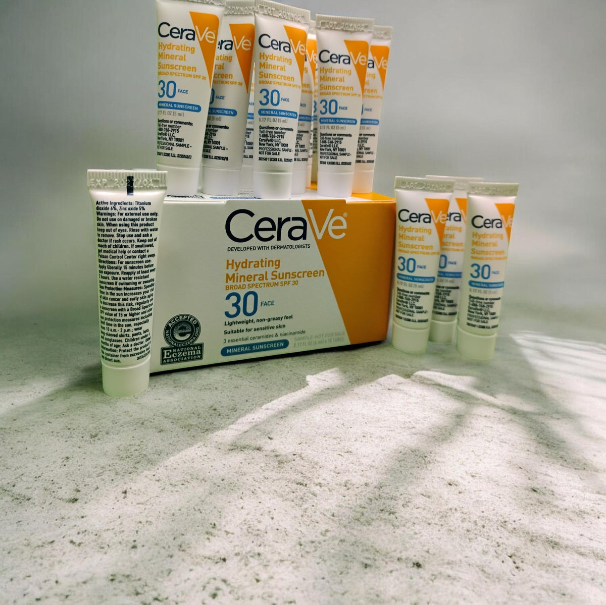 CeraVe Hydrating Mineral Sunscreen Pack - Lightweight SPF 50, 15 Bottles