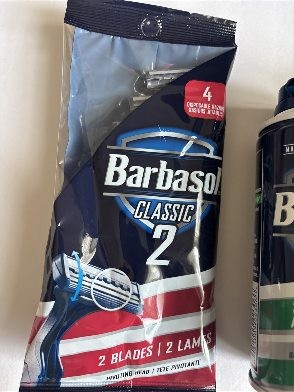 Barbasol Original Soothing Aloe Shaving Cream 5 Oz Pack of 2 with 8 Razors