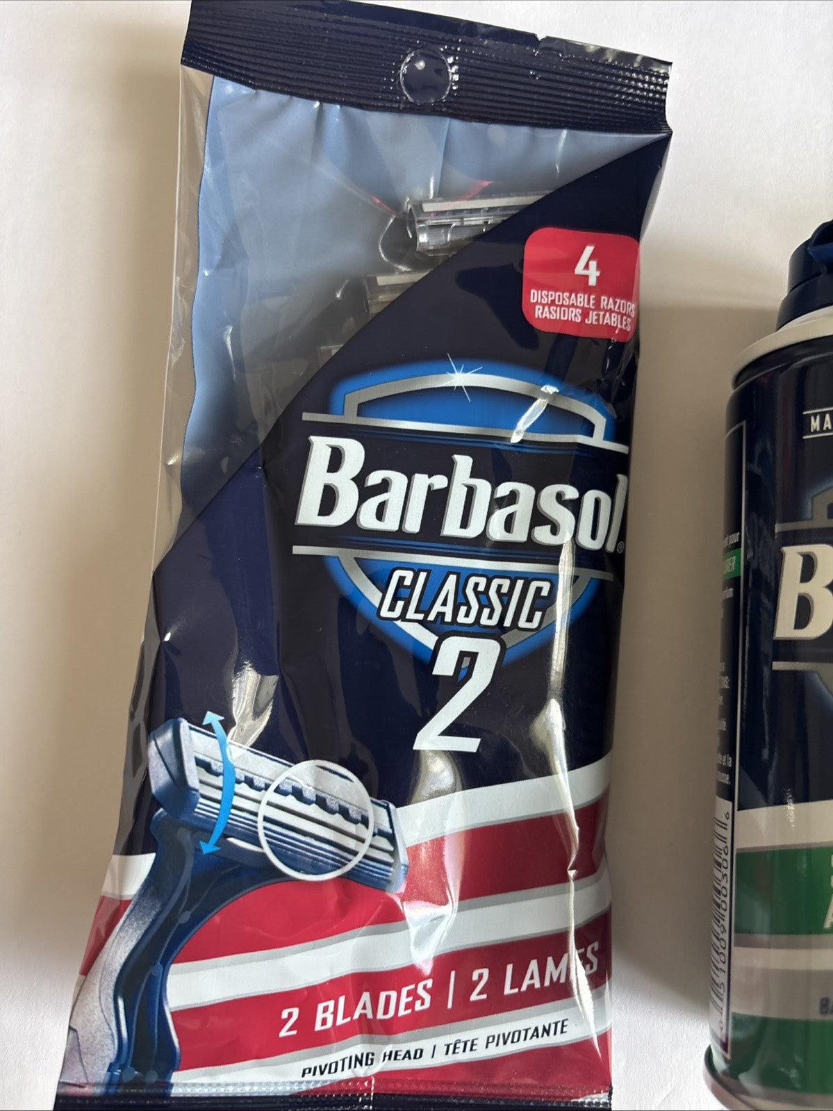 Barbasol Original Soothing Aloe Shaving Cream 5 Oz Pack of 2 with 8 Razors