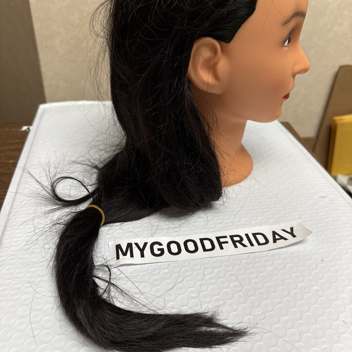 Mannequin Head with Synthetic Hair for Hairdressing Training and Styling Practice