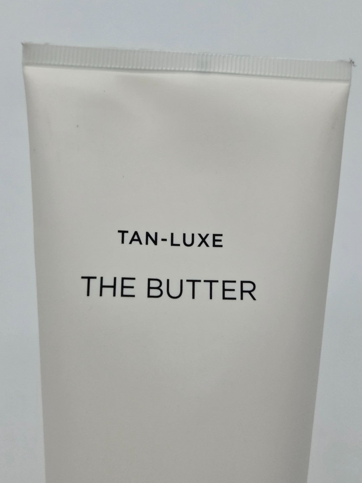 Gradual Self-Tanning Body Cream with Illuminating Nanoparticles - 6.76 Fl Oz