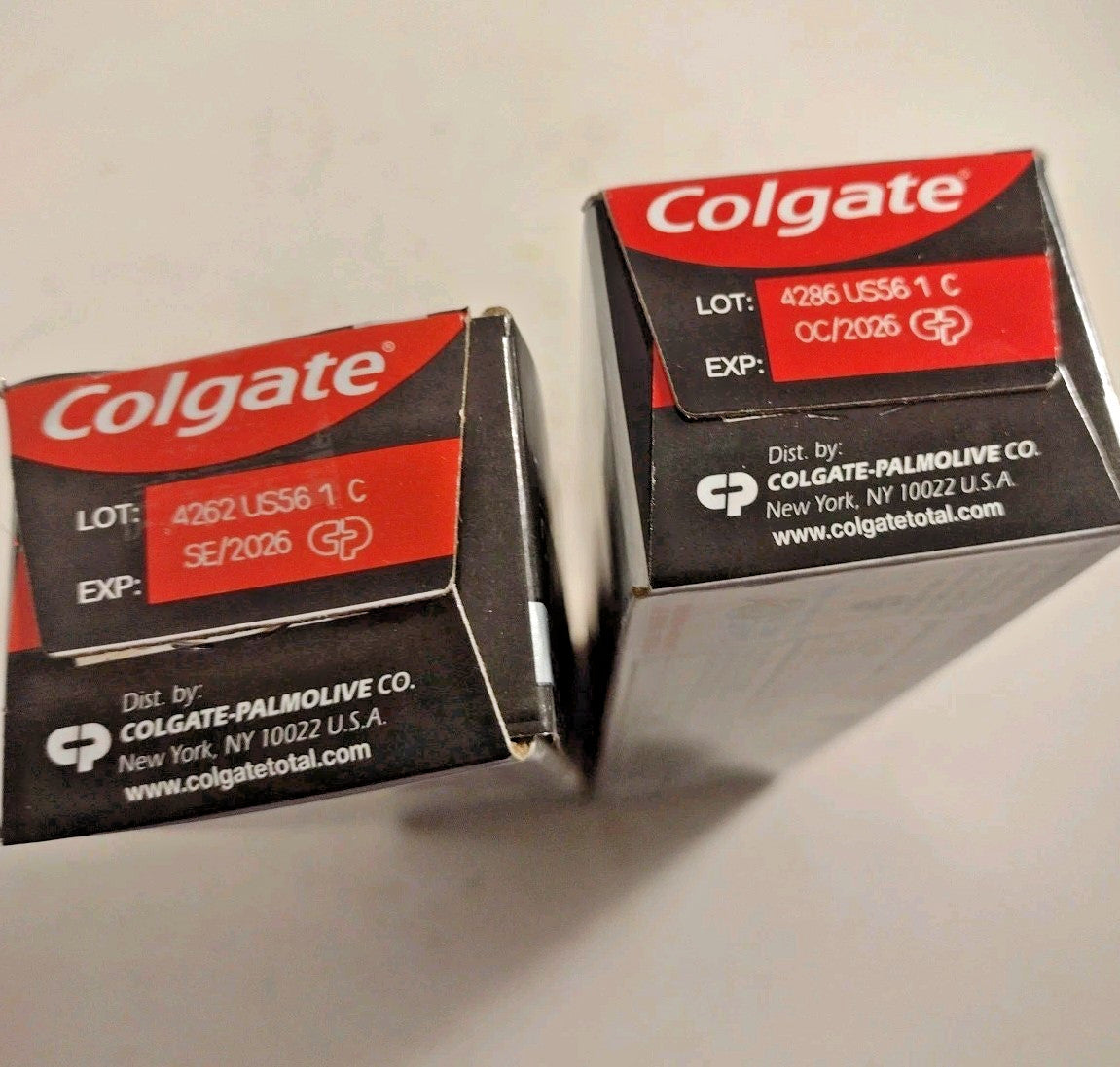 Colgate Total Whitening Charcoal Toothpaste 5.01 oz - 2 Pack, Exp 08/26