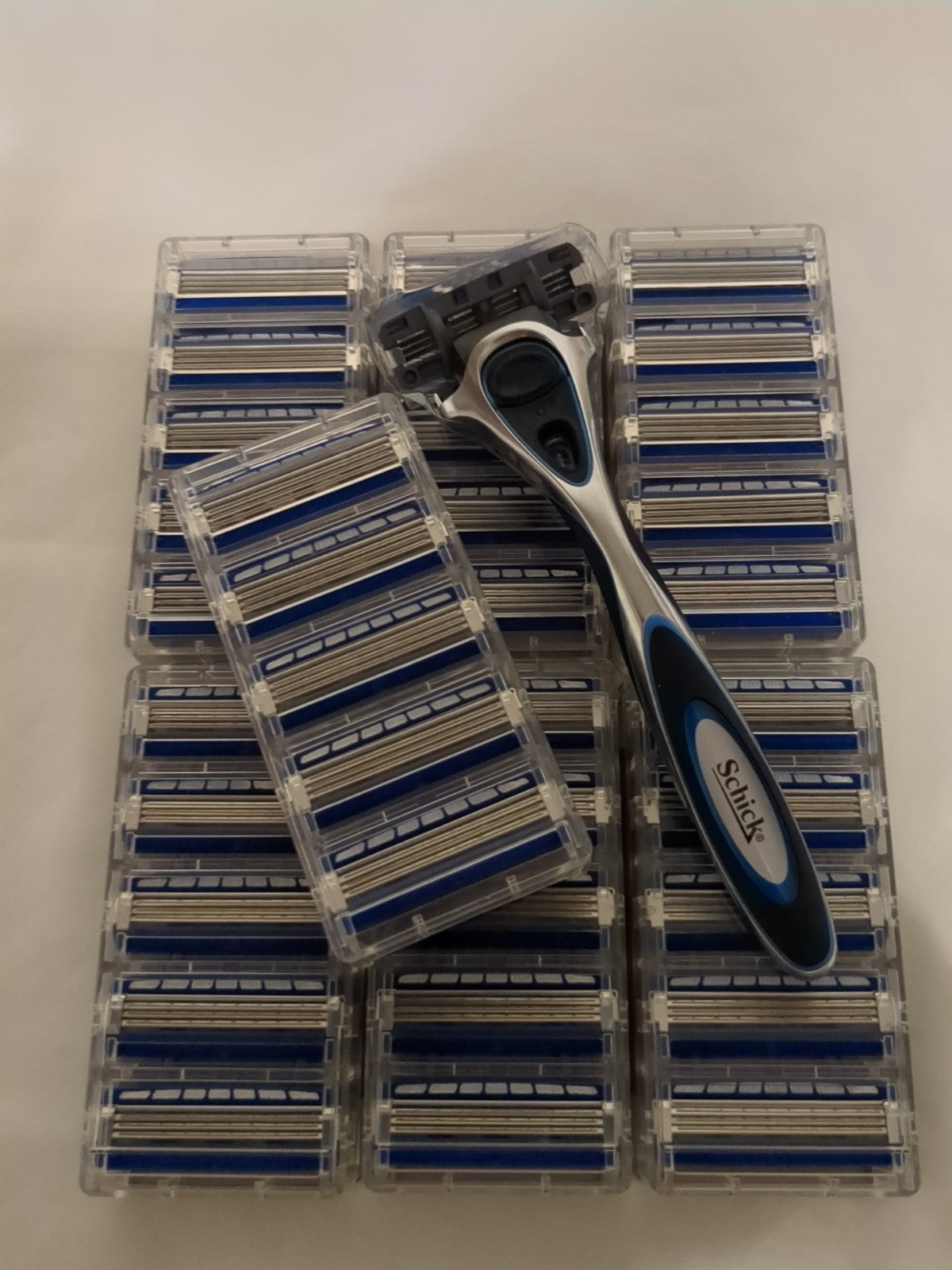 Schick Hydro 3 Blade Refills 35 Count + Razor with 1 Blade