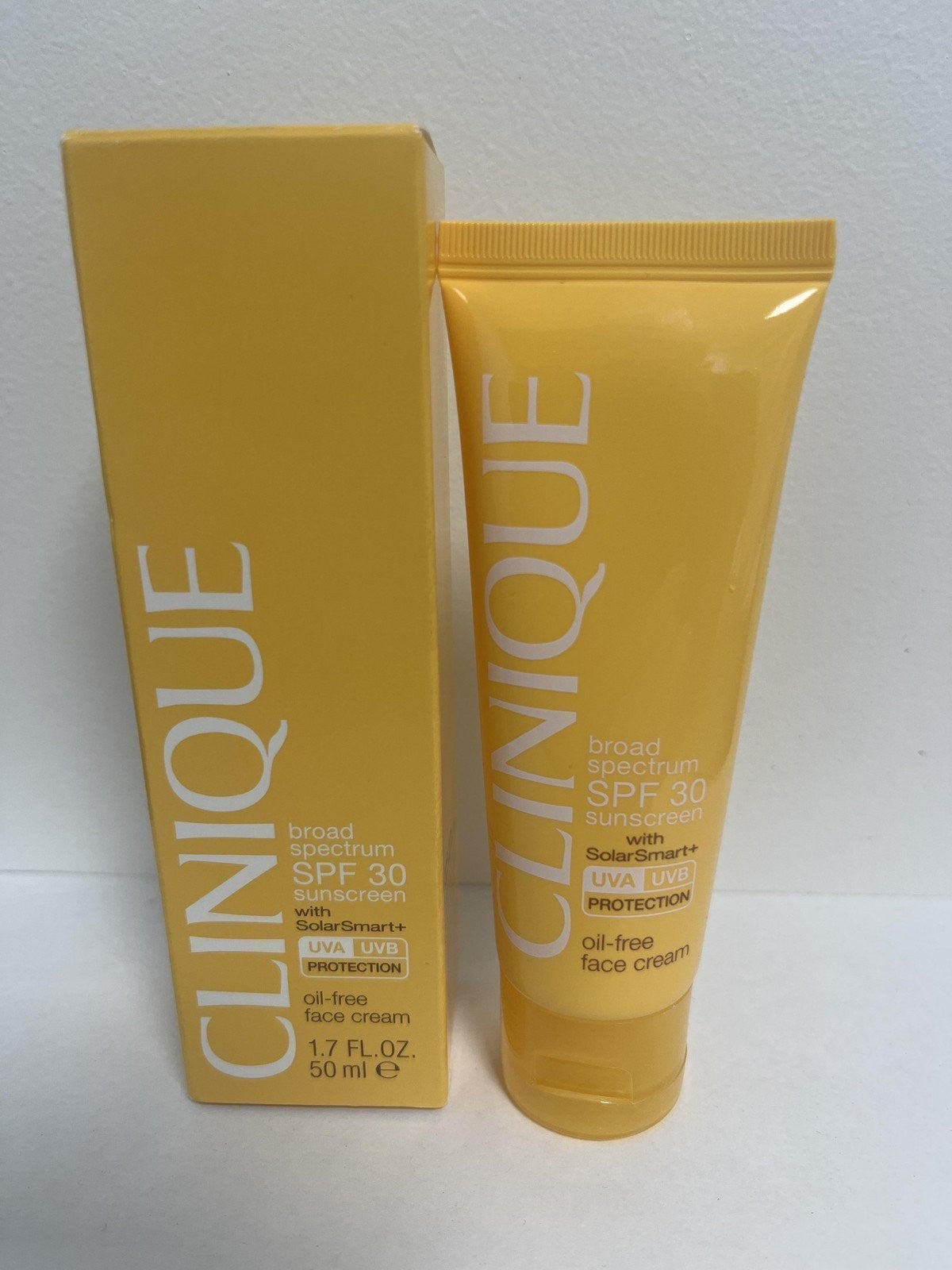 Clinique SPF 30 Sunscreen Anti-Wrinkle Face Cream 1.7 Oz - Broad Spectrum Moisturizer