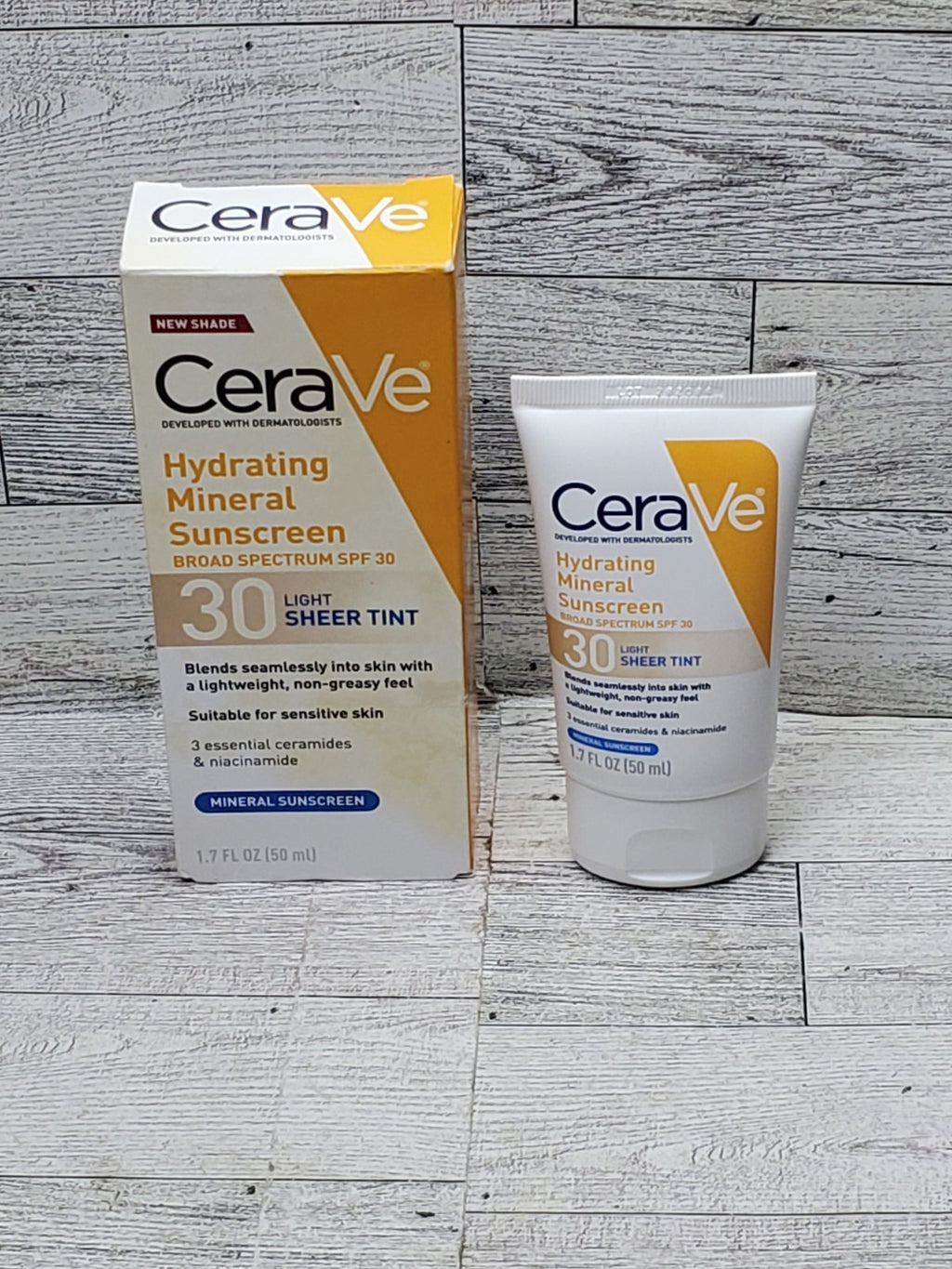 CeraVe Hydrating Mineral Sunscreen SPF 30 Light Sheer Tint 1.7 oz