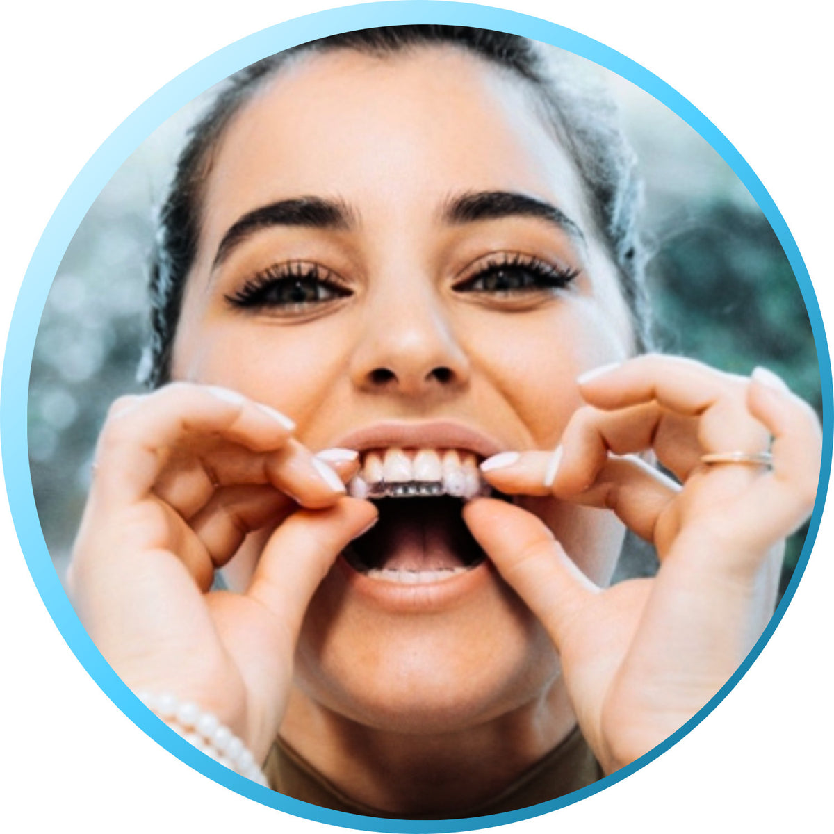 Aligner Cleaner and Whitening Foam for Invisalign Retainers - Mint Flavor