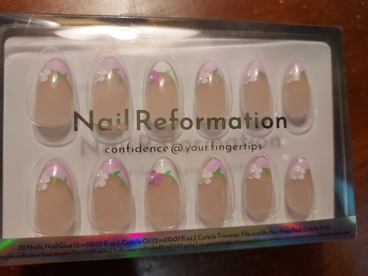 Press On Nails Fleur De Magnolia Short Almond Nail Tips - New in Box