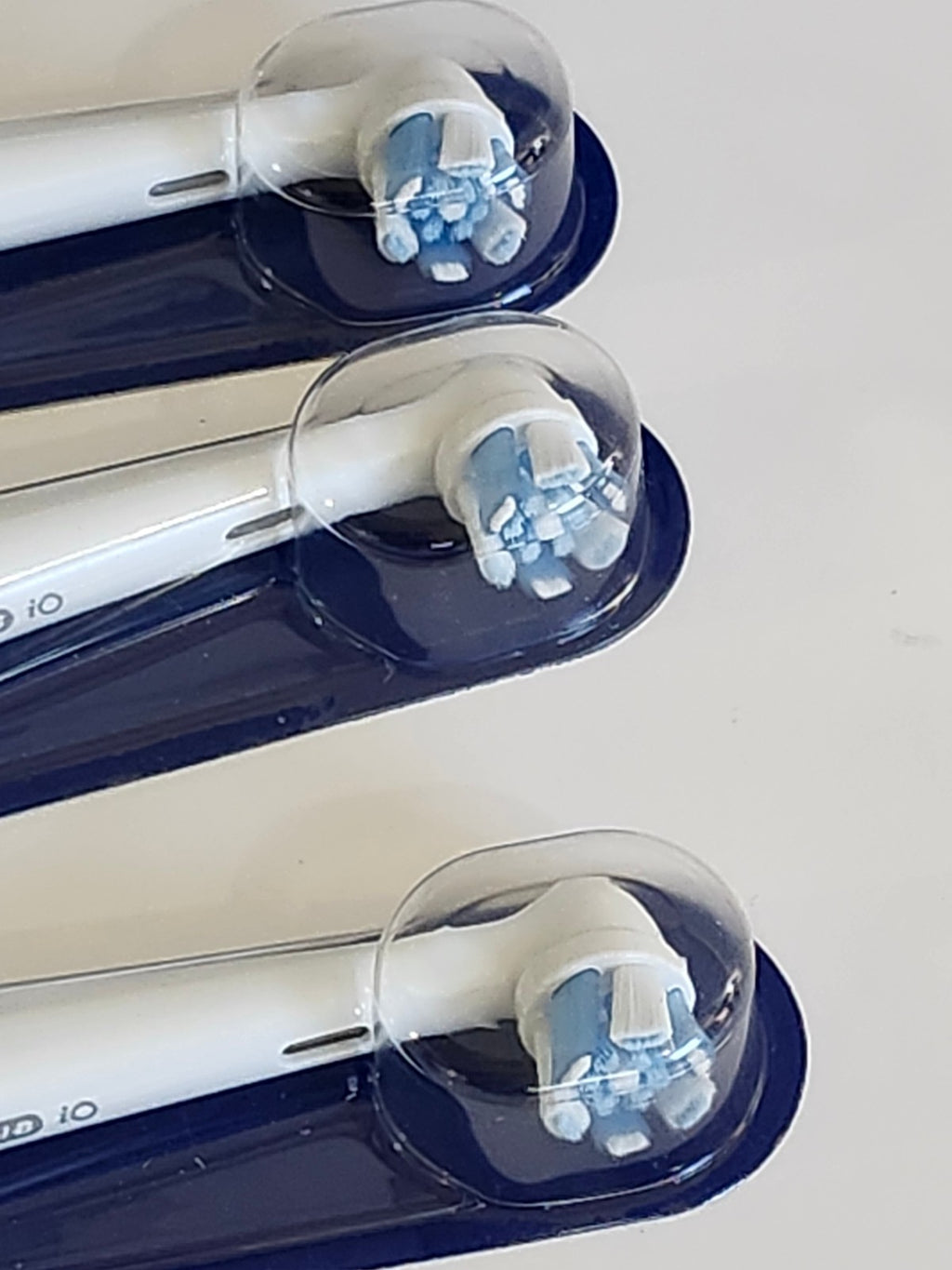 Oral-B iO Ultimate Clean Replacement Toothbrush Heads - 3 Pack, White